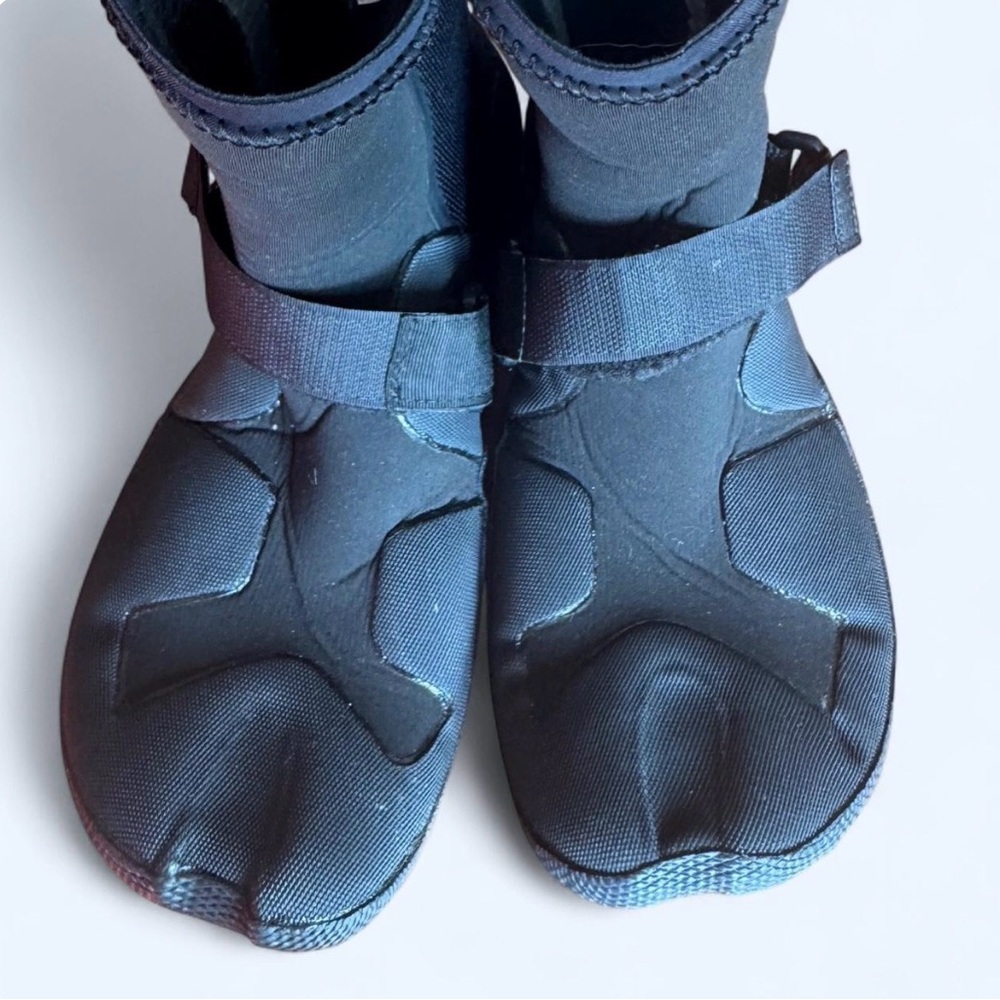 Patagonia R3® Yulex® Split Toe Surf Booties.

#Patagonia
#booties
#surf